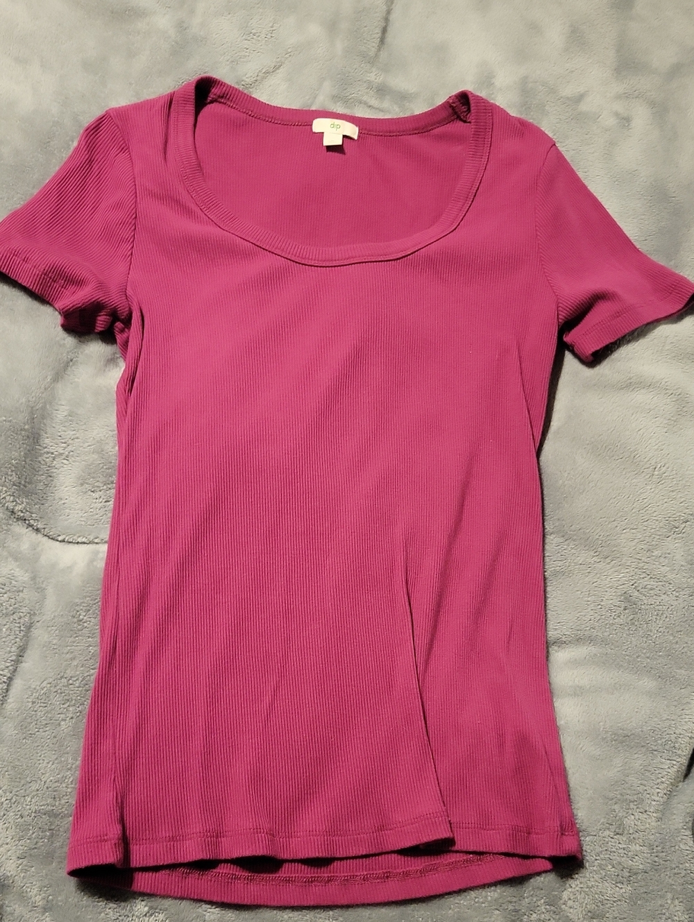 dip Magenta Scoop Neck Ribbed Short Sleeve Tee